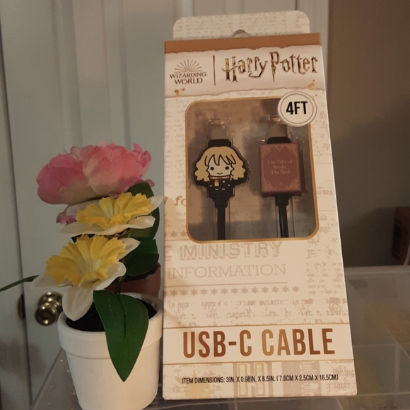 Wizarding World Other - Harry Potter Wizarding World USB C Cable 4ft